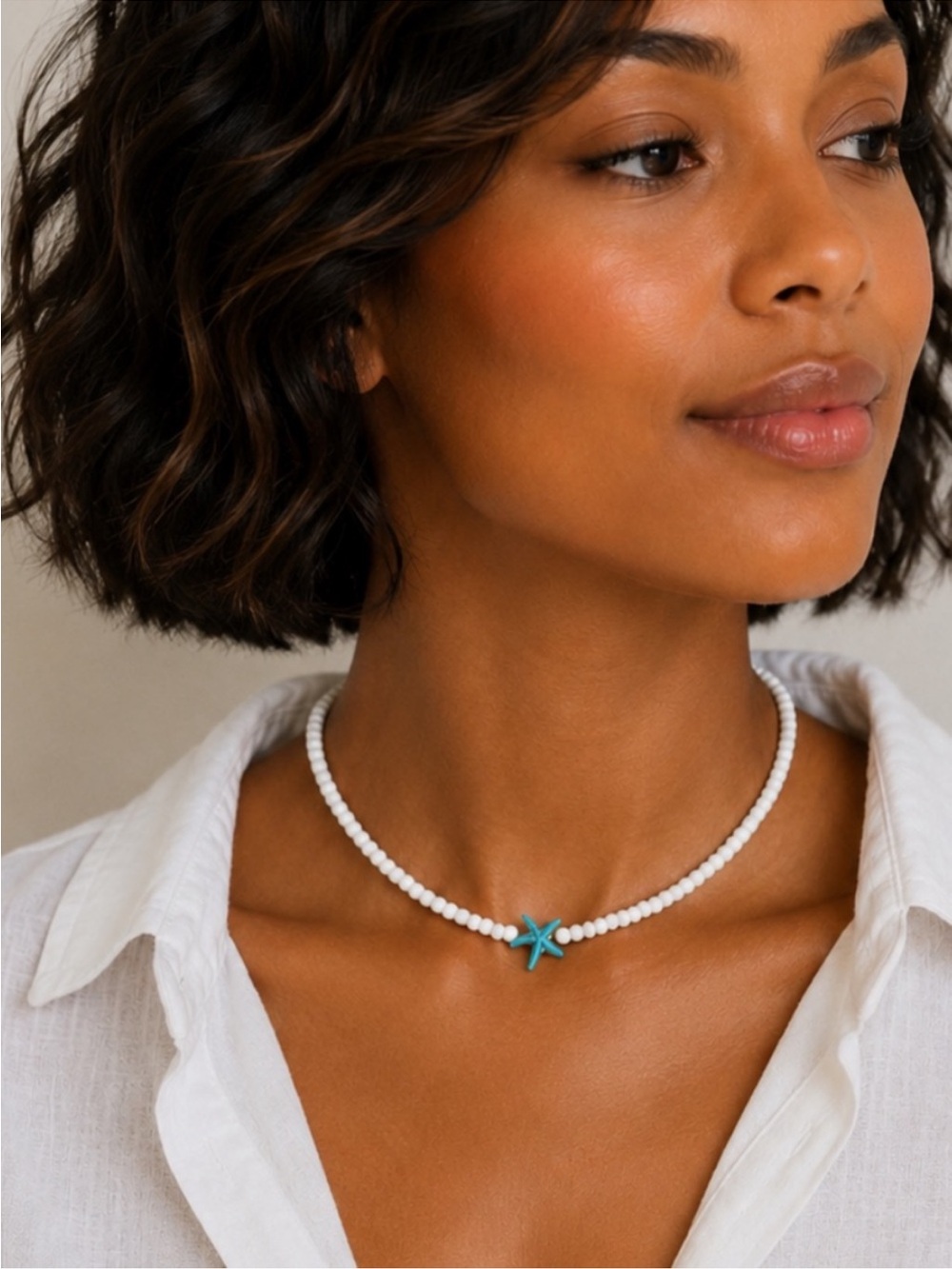 New! Coastal Neutral White Beaded Blue Starfish Necklace NWOT 5052